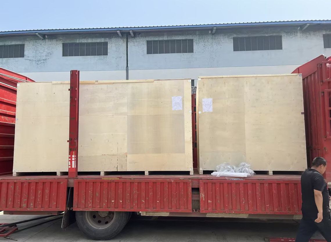 Qingben Environmental Technology vyváža skrutkové lisy a dávkovacie zariadenia do Talianska